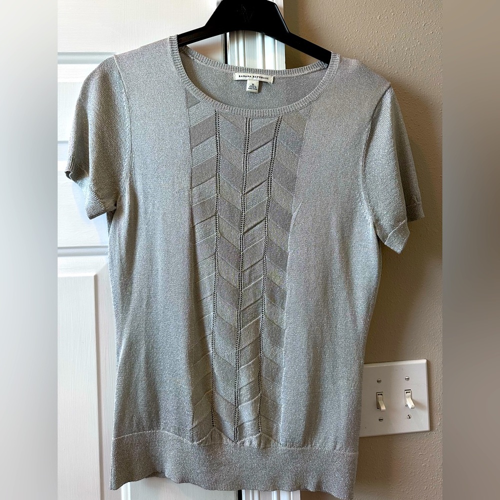 Shimmery short sleeve top Sz M
